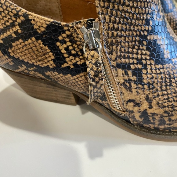 Chelsea & Violet Animal Print Ankle Boot - NWT - Picture 3 of 7